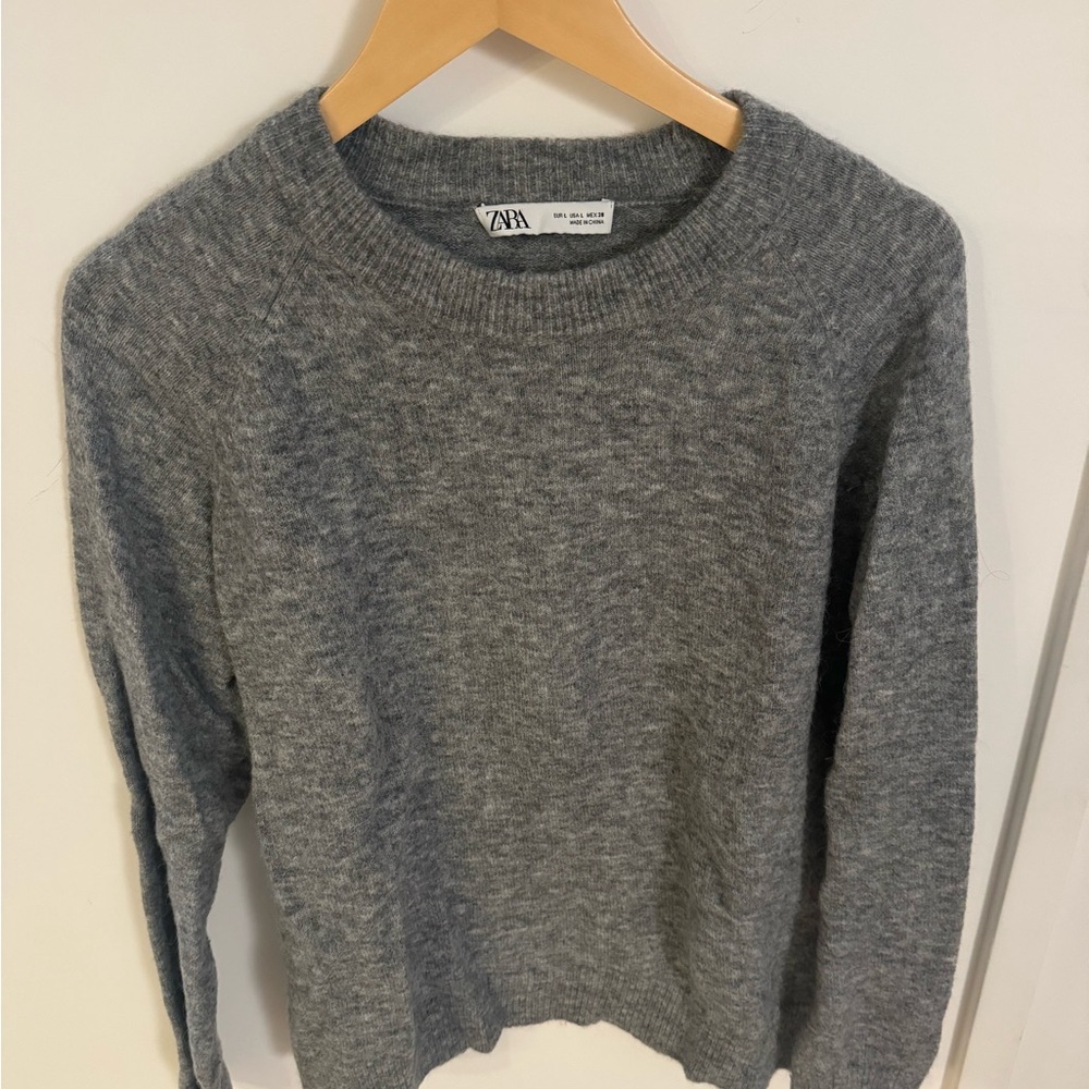 Zara Women's Heather Gray Crew Neck Sweater
